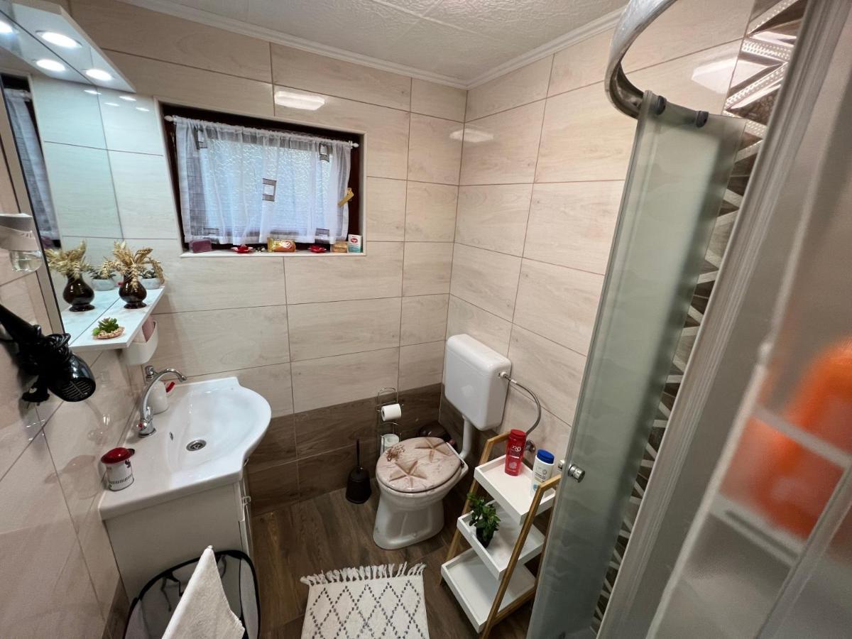 Fuege-fa-haz - Gergelyiugornya Apartmán *